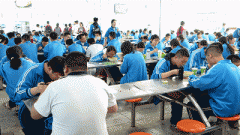 我们家长还成立了微信